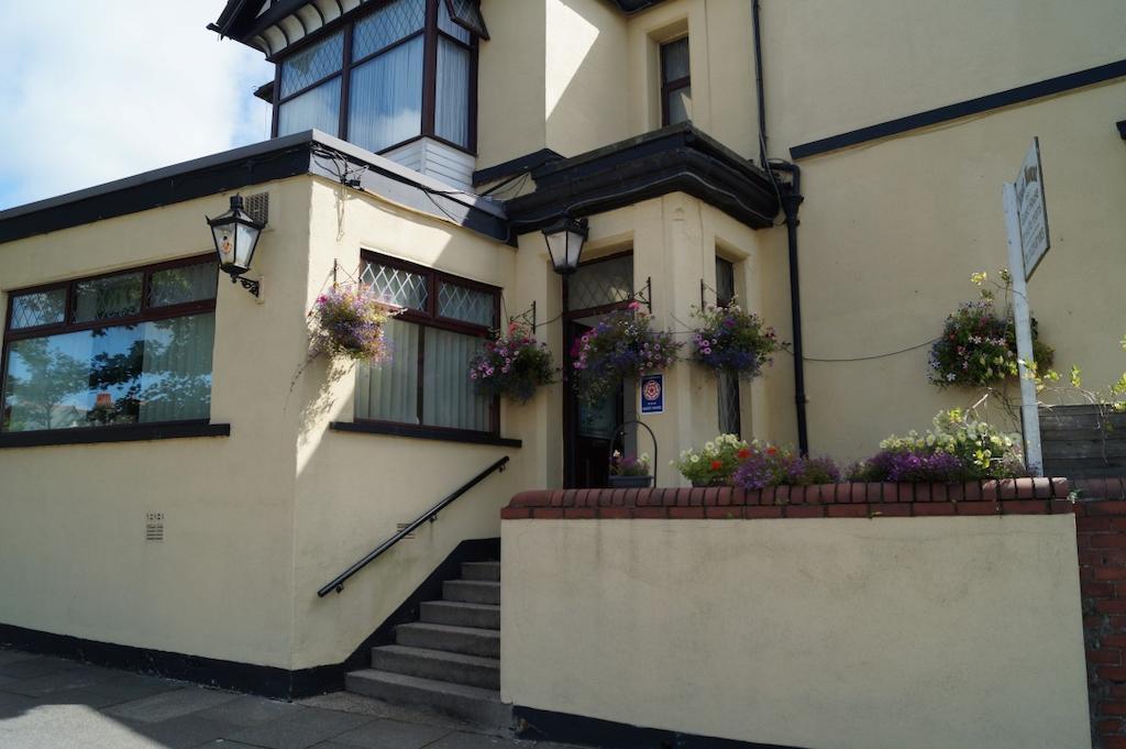 Guest house East Mount House 3*