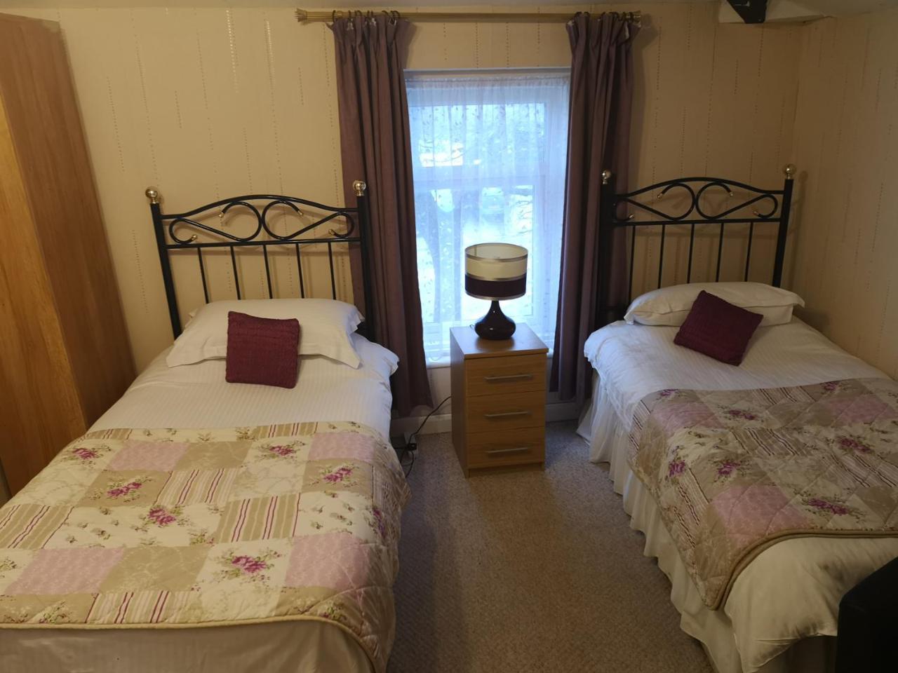 East Mount House Guest house 3*