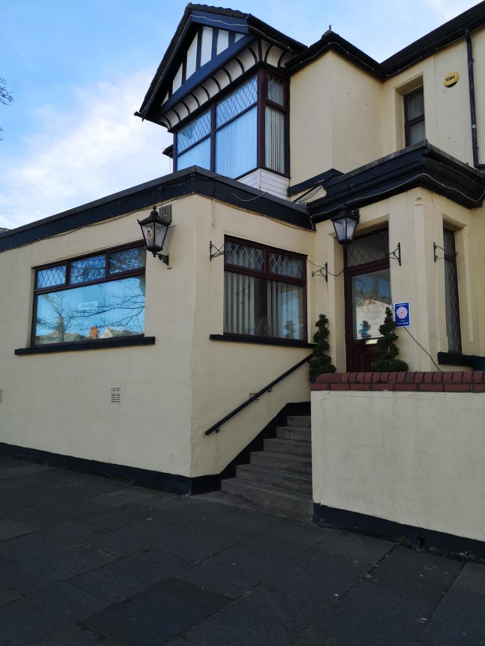 East Mount House 3* Barrow-in-Furness